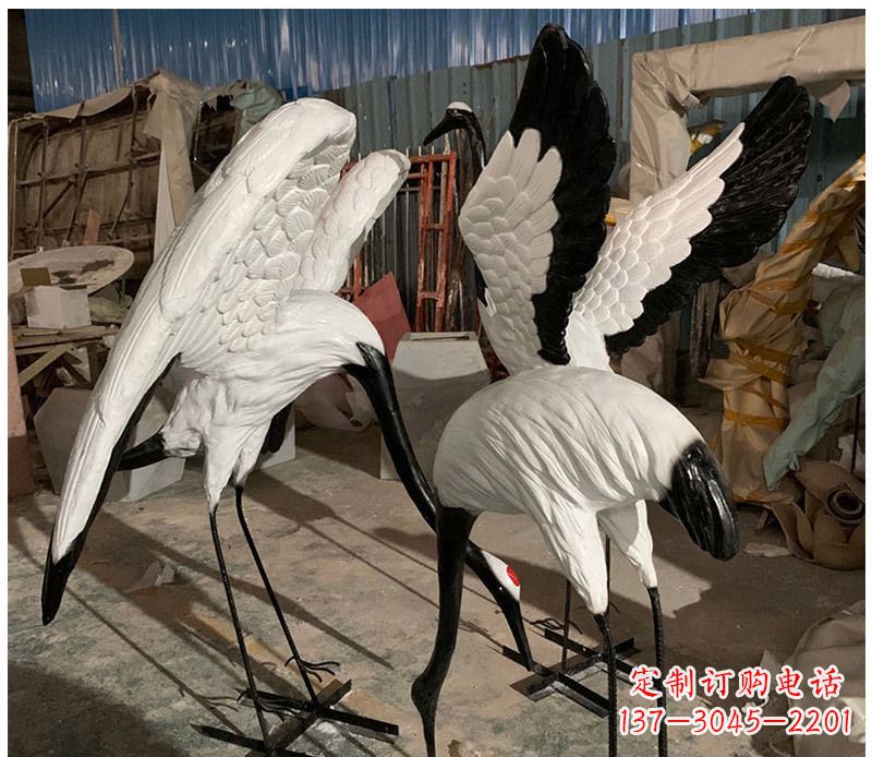 内江石雕展翅丹顶鹤动物雕塑