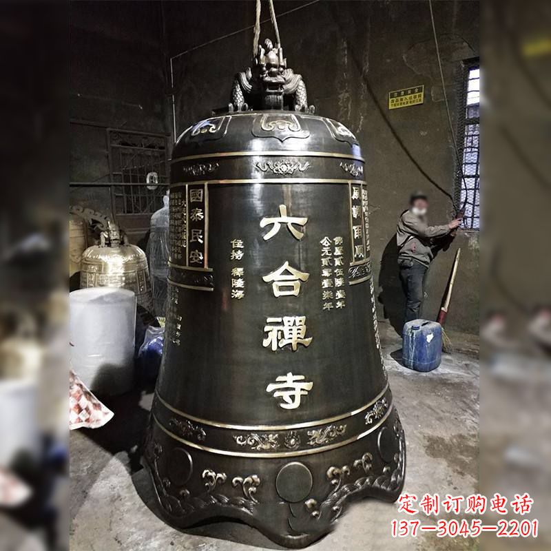 内江寺院铸铜铜钟