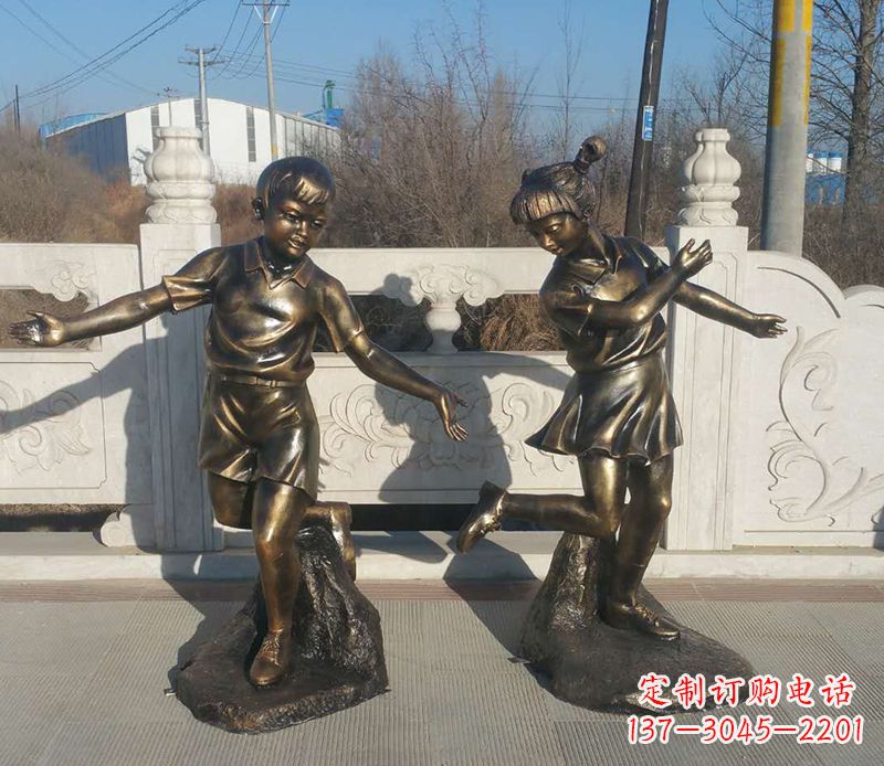 内江踢毽子的儿童铜雕