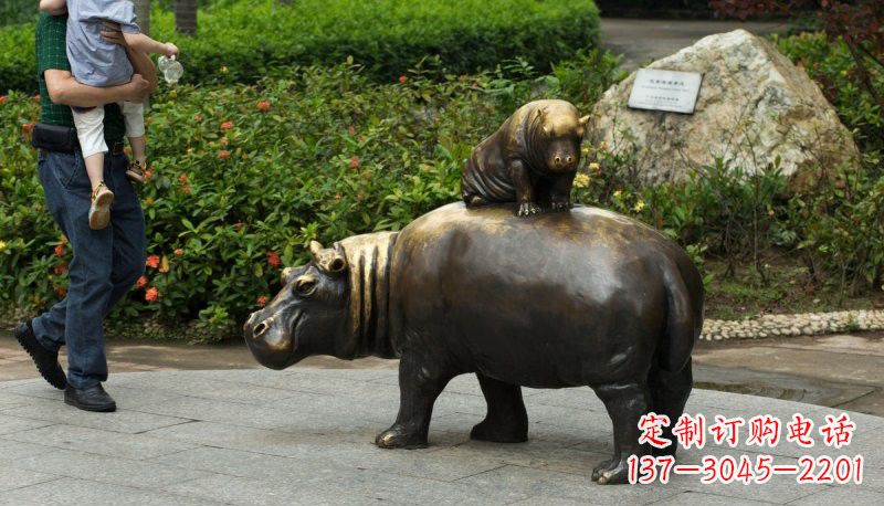 内江铜雕母子河马