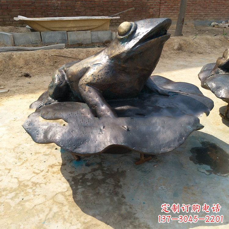 内江铜雕青蛙喷水雕塑