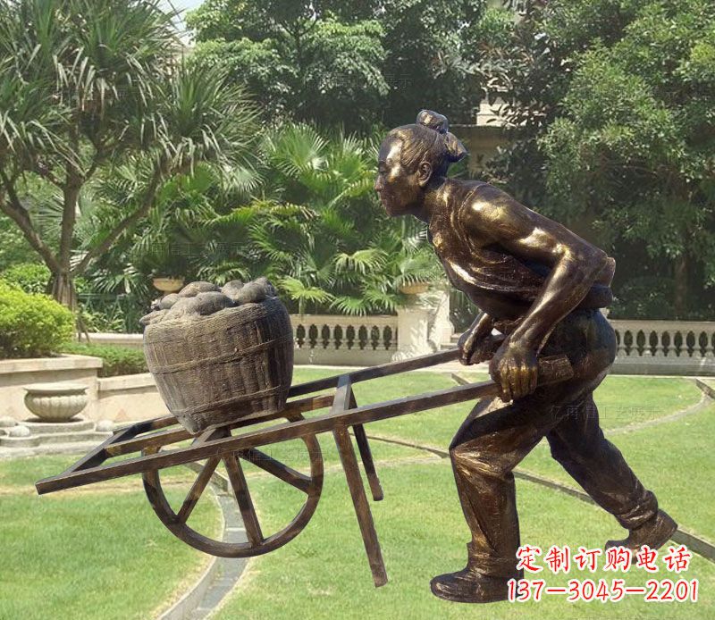 内江推独轮车的古人铜雕