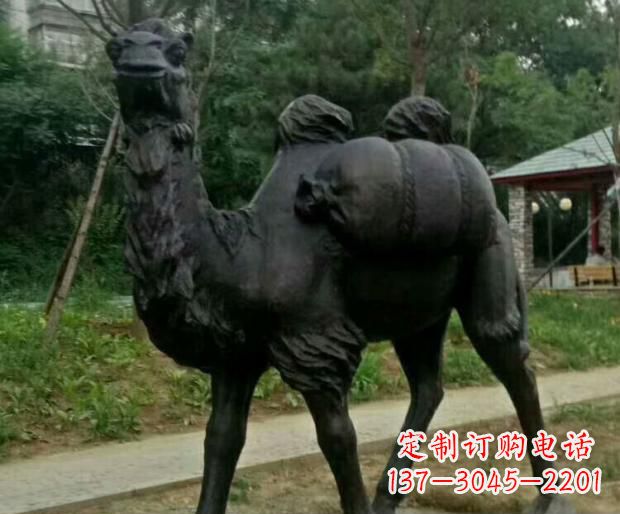 内江驮行李的骆驼铜雕
