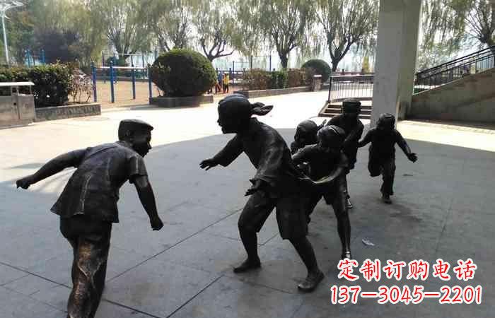 内江玩老鹰捉小鸡的儿童铜雕222