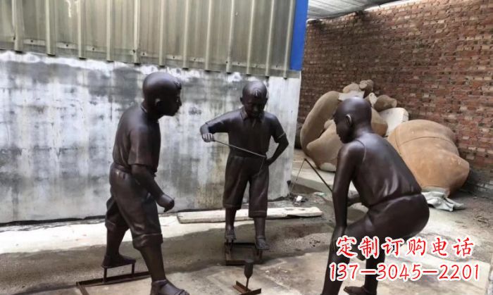 内江玩陀螺人物铜雕 (2)