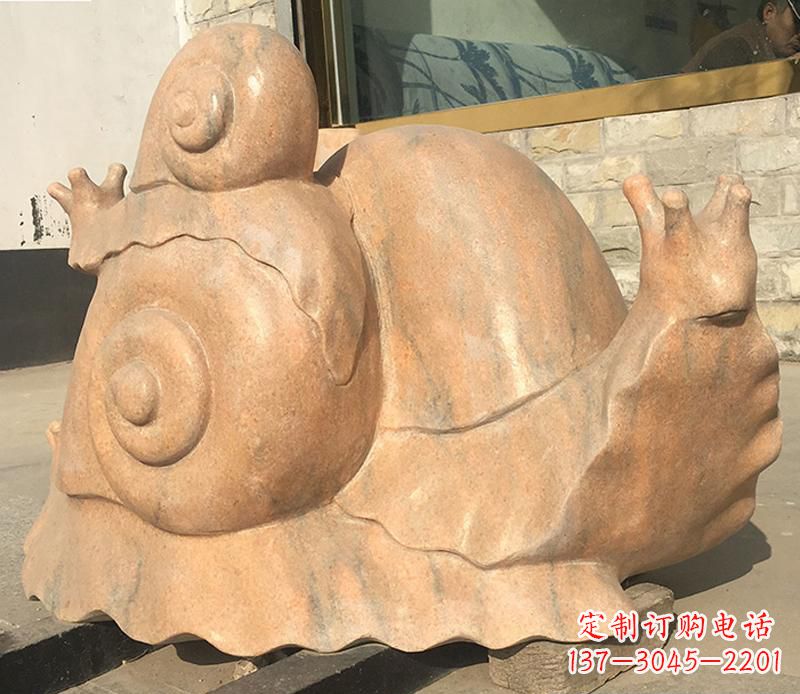 内江晚霞红大型蜗牛母子雕塑