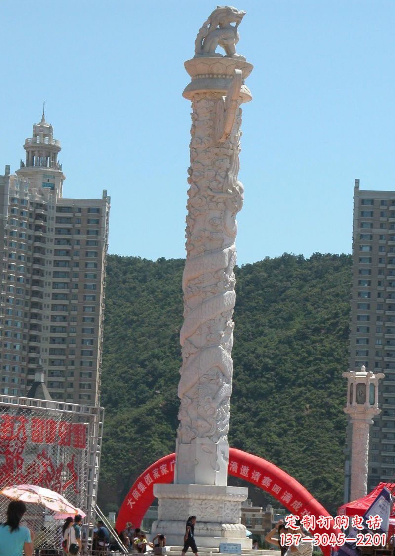 内江晚霞红广场龙柱