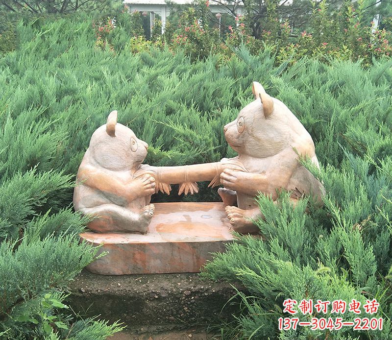 内江晚霞红熊猫母子石雕