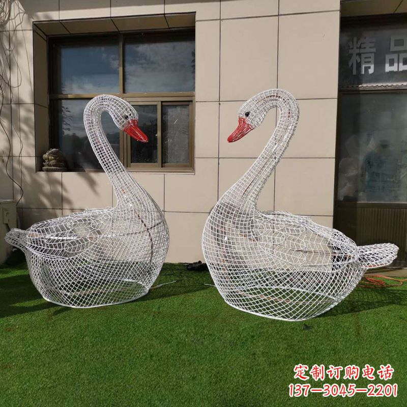 内江卧姿天鹅网格动物雕塑园林草坪动物摆件