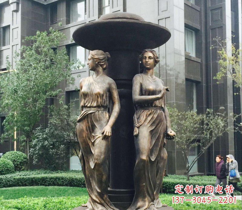 内江小区西方女人人物铜雕
