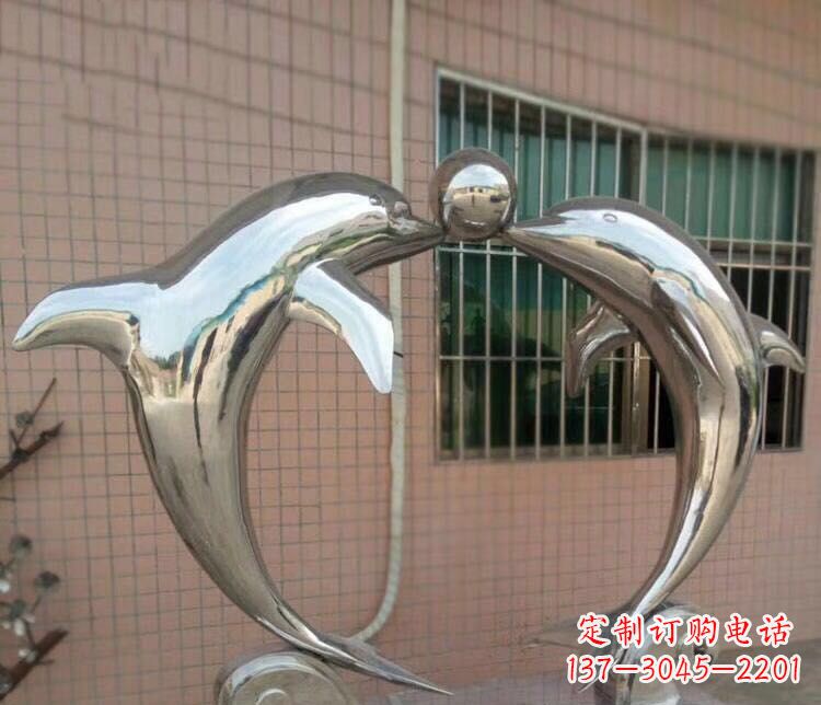 内江校园不锈钢海豚顶球雕塑