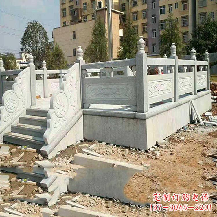内江校园青石升旗台