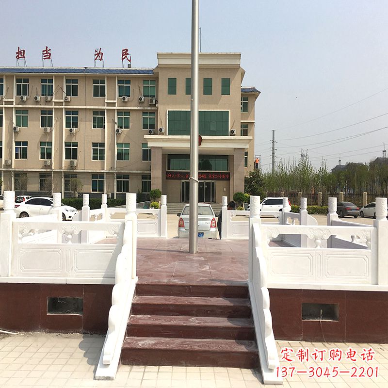 内江学校广场石雕升旗台
