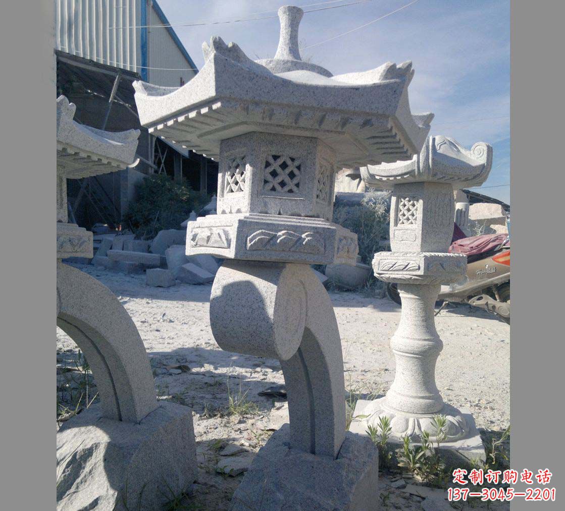 内江园林景观草坪石灯雕塑