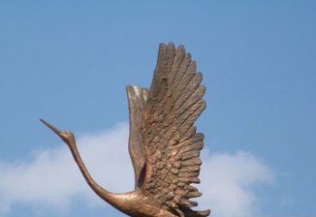 内江展翅高飞的仙鹤动物铜雕
