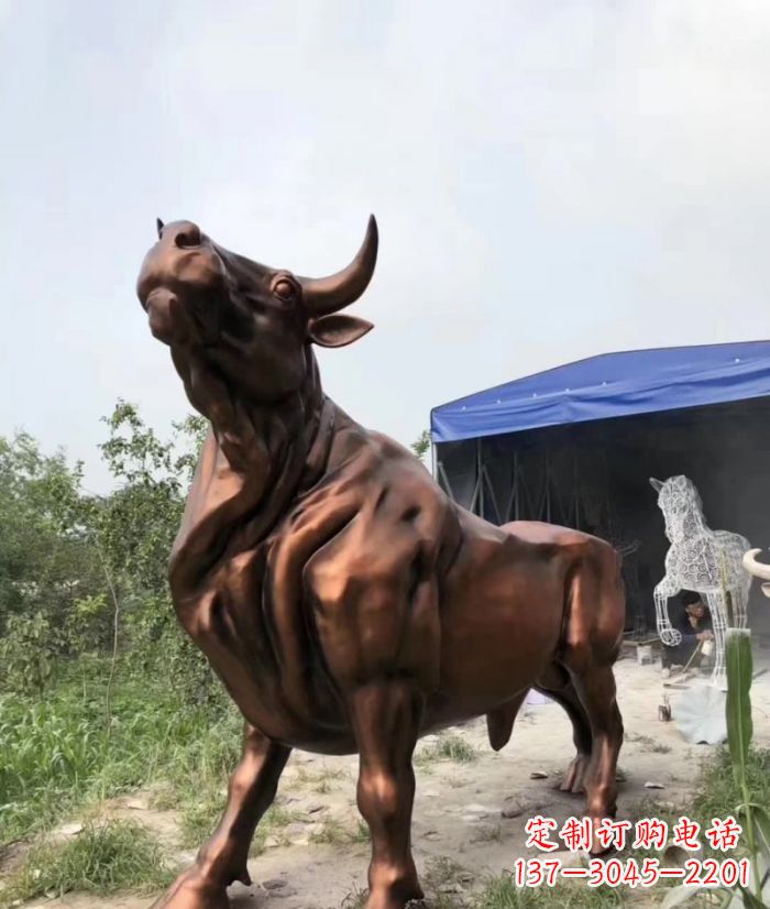 内江紫铜牛动物雕塑