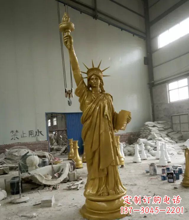 内江自由女神玻璃钢仿铜人物雕塑