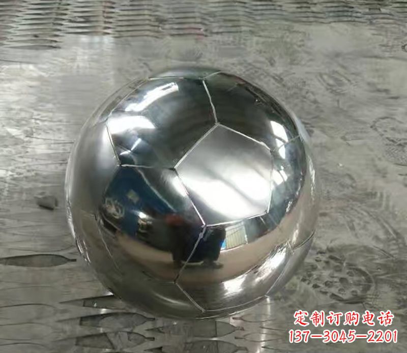 内江足球不锈钢体育器材雕塑