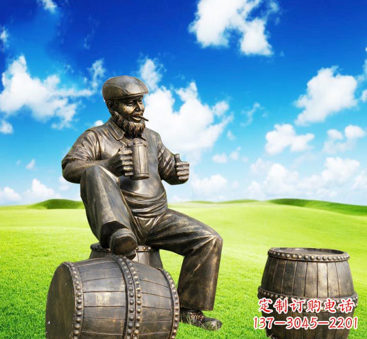 内江坐酒桶喝啤酒的西方人物铜雕